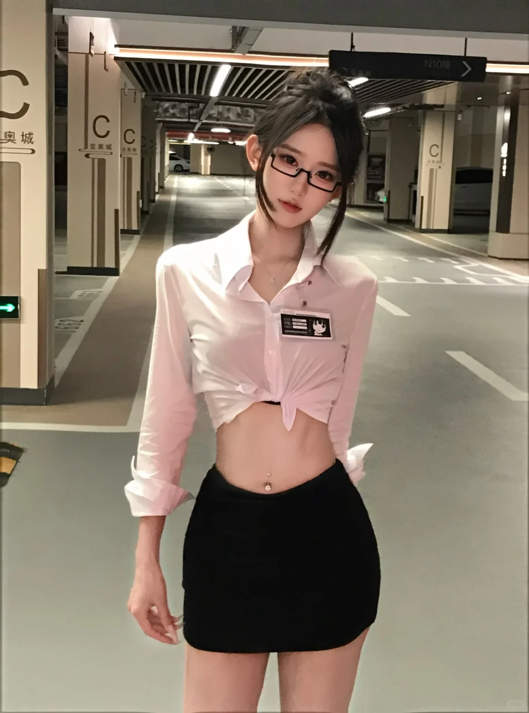 感觉戴眼镜的女人都很美