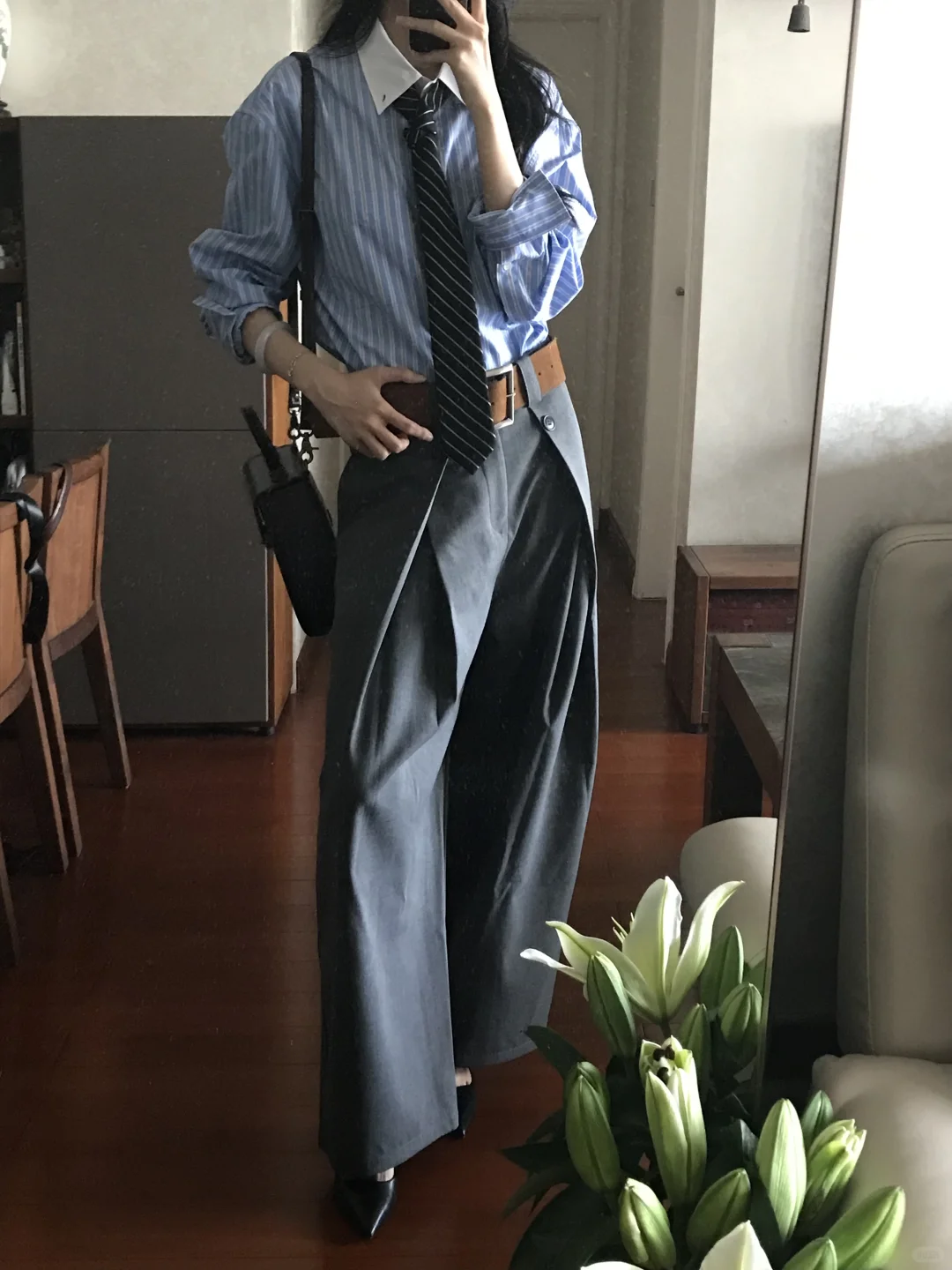 一裤多穿|高智时髦女作家 Ysl权力美学🧳📜
