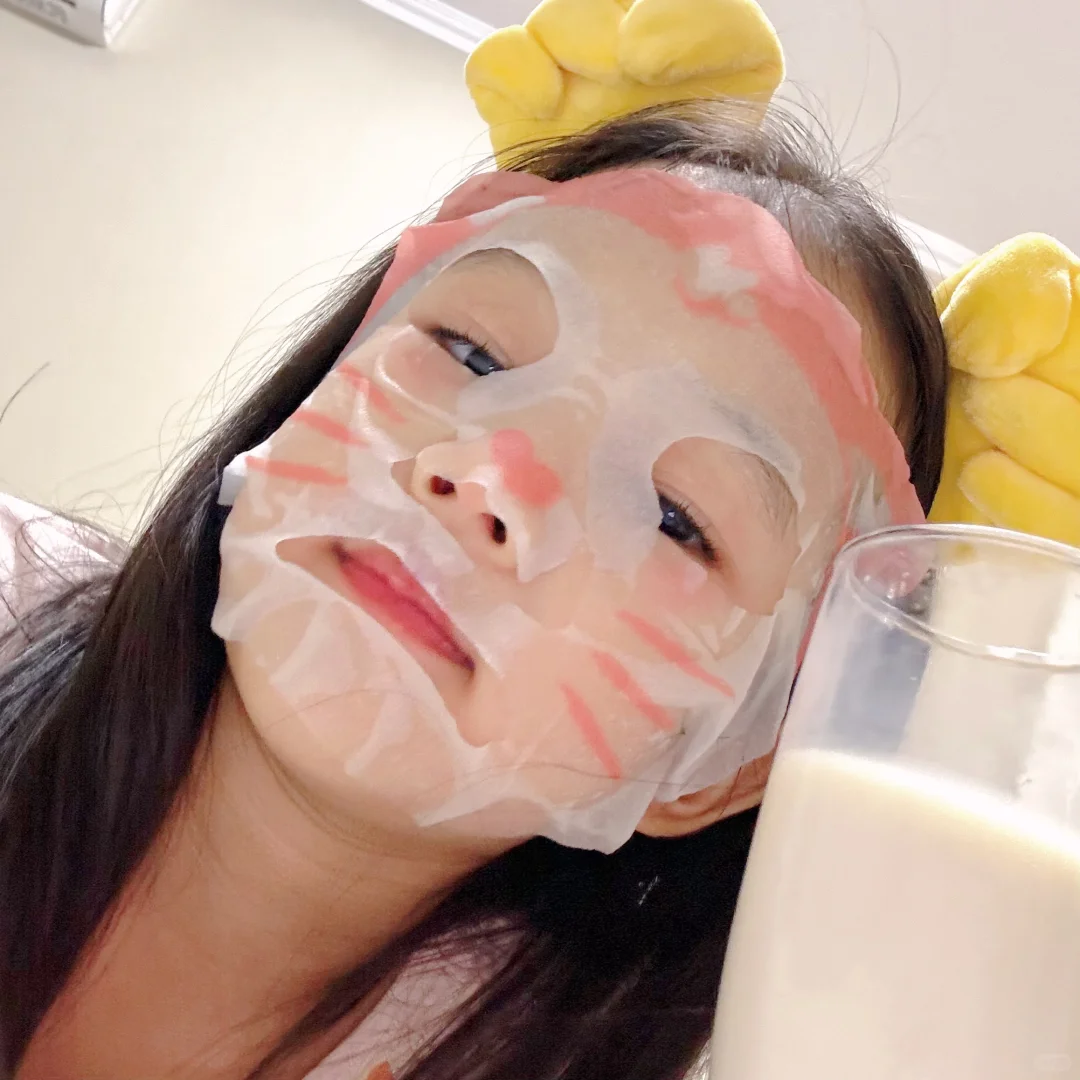 今天请假了 在家微醺一下🥛
