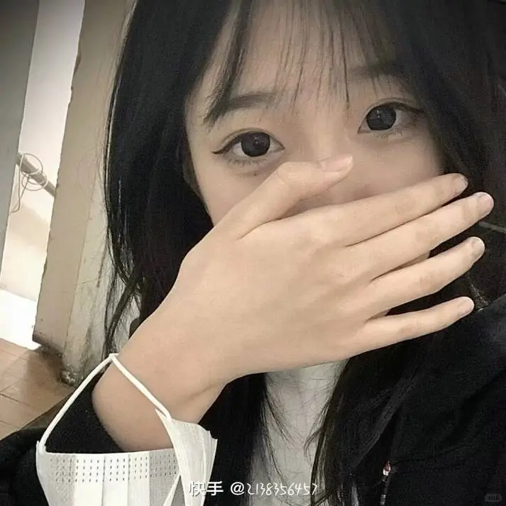 这一秒的她，真的太甜啦～