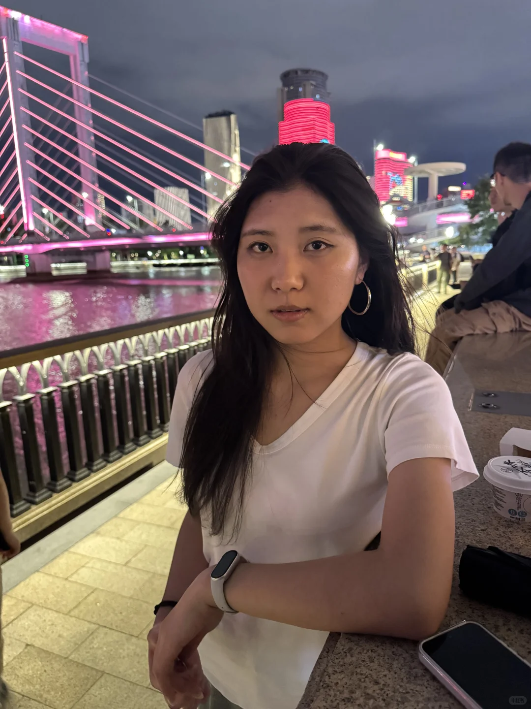 为什么五官可以，就是没有美女感