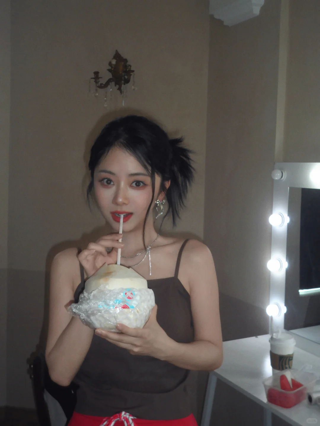 你没看错这是谭松韵（千禧年辣妹版）