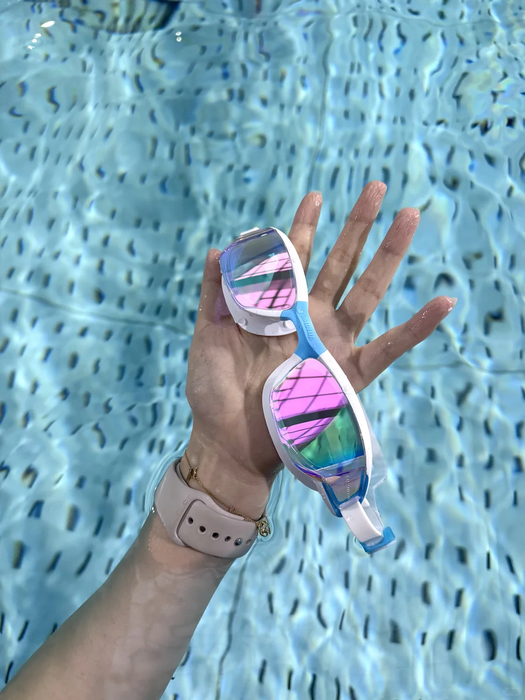 游泳人的背🏊🏻‍♂️