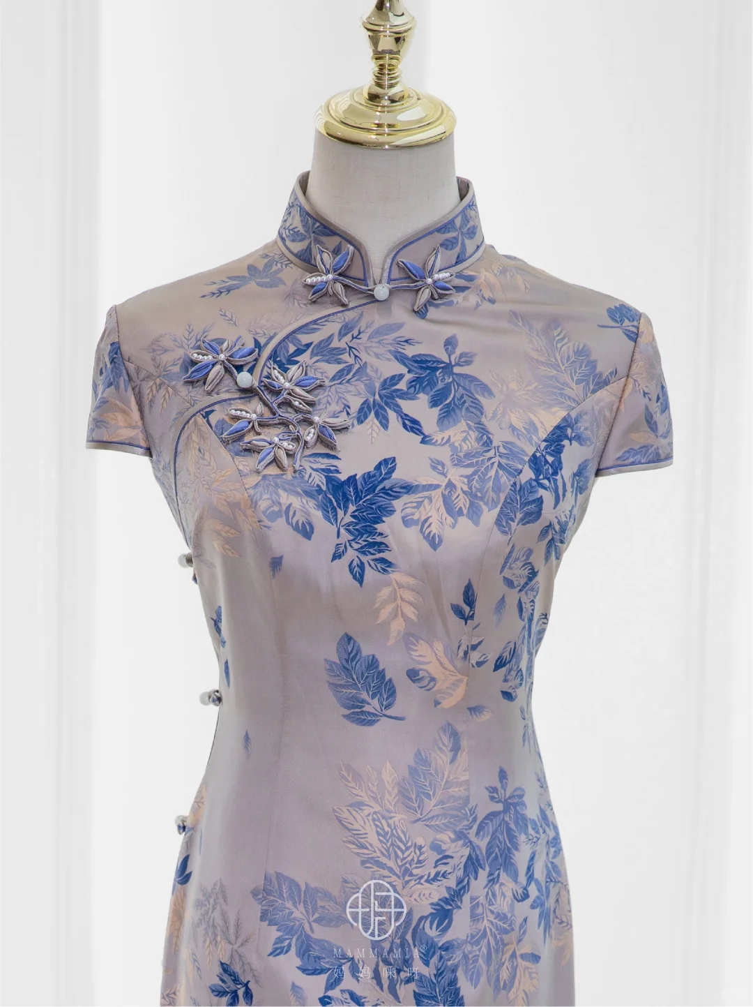 民族高级审美🏺千年青花作旗袍