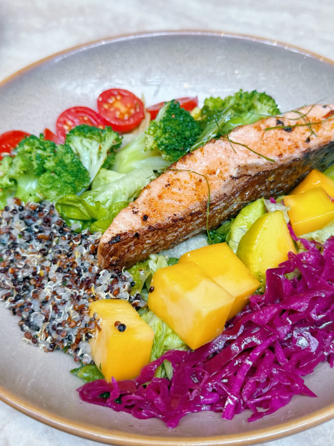 40+爱穿匡威的中年妇女