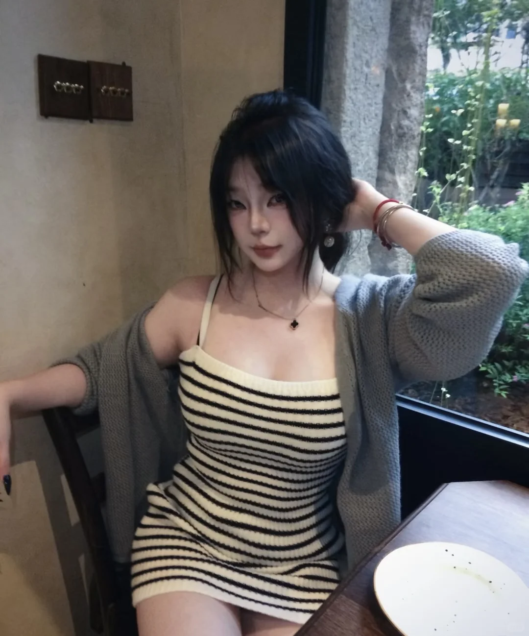 妩媚御姐风情万种