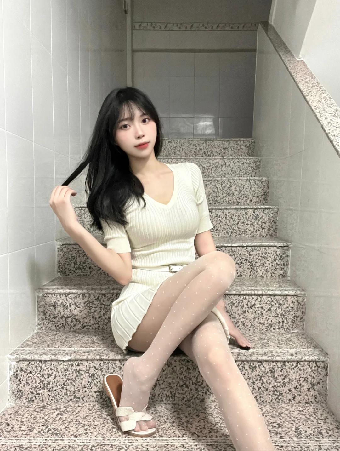 白色波点丝袜也蛮好看的📸