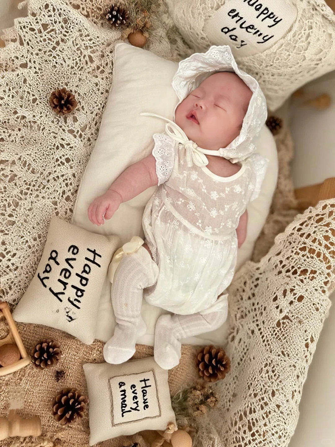 跟老公生了个香香软软的小胖妞