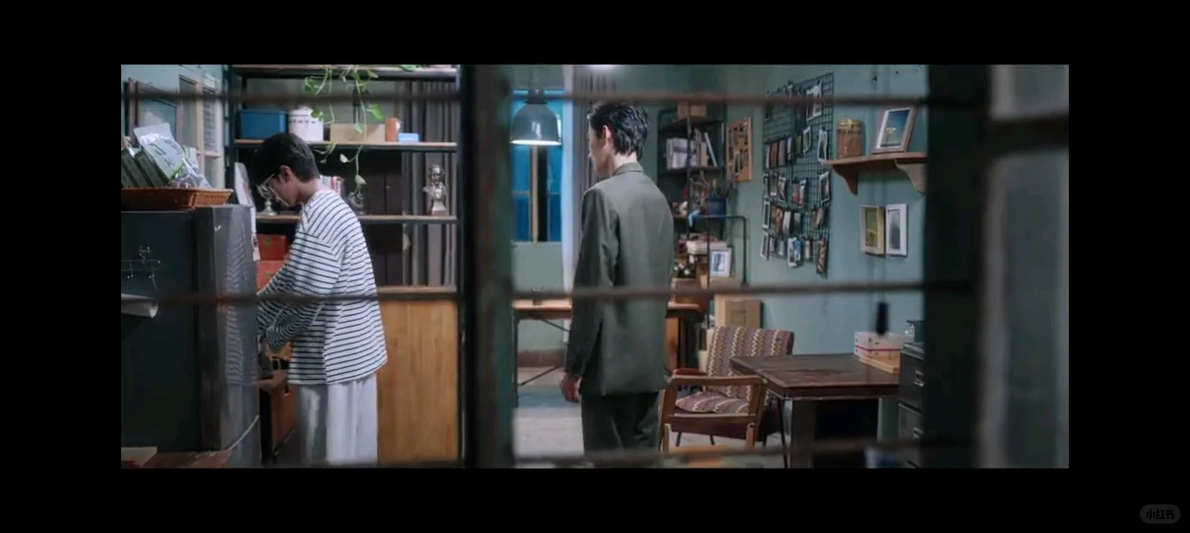 这种公司正装私下居家的人妻感