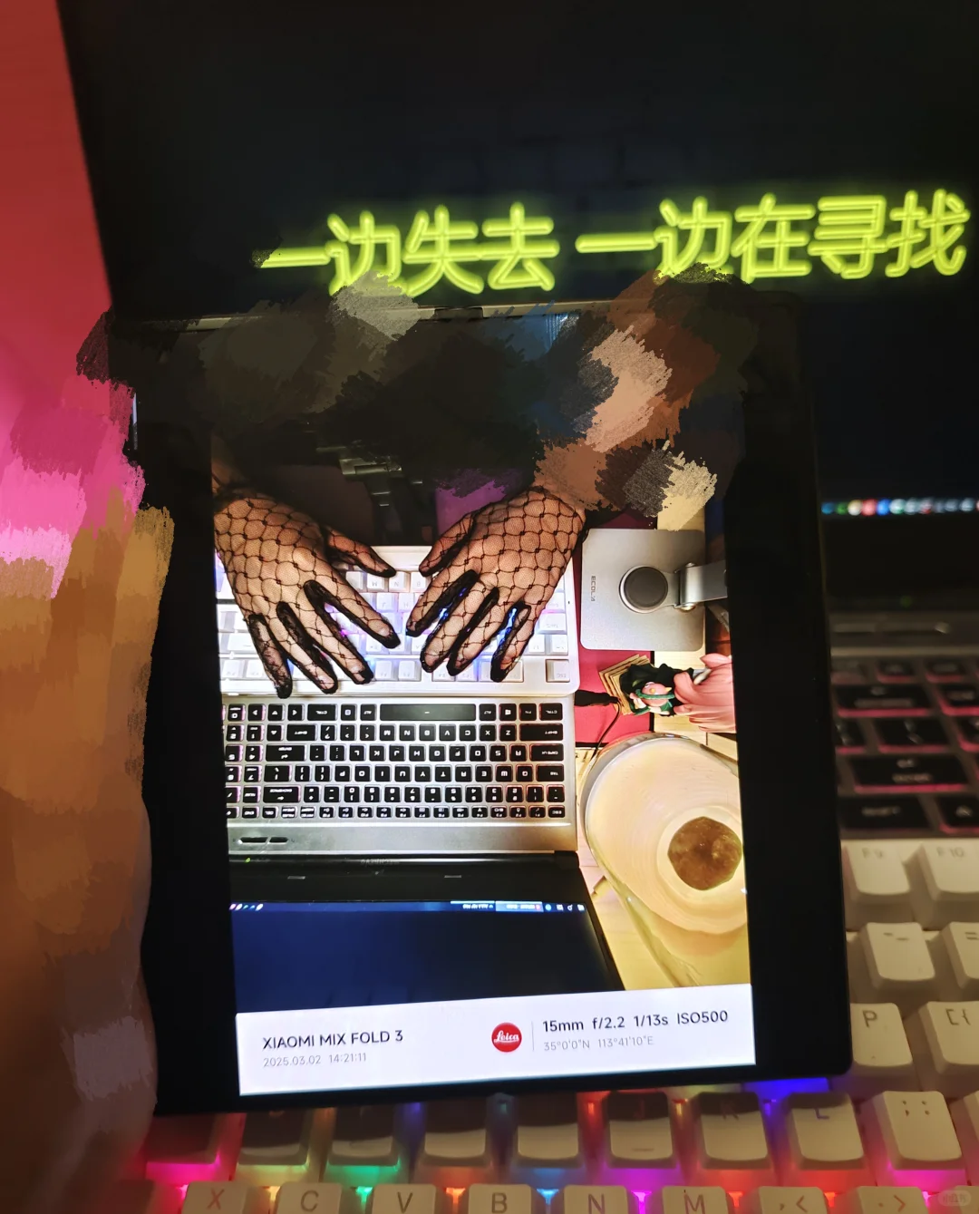 戴上直接社死😤，为了流量买了黑丝手套。