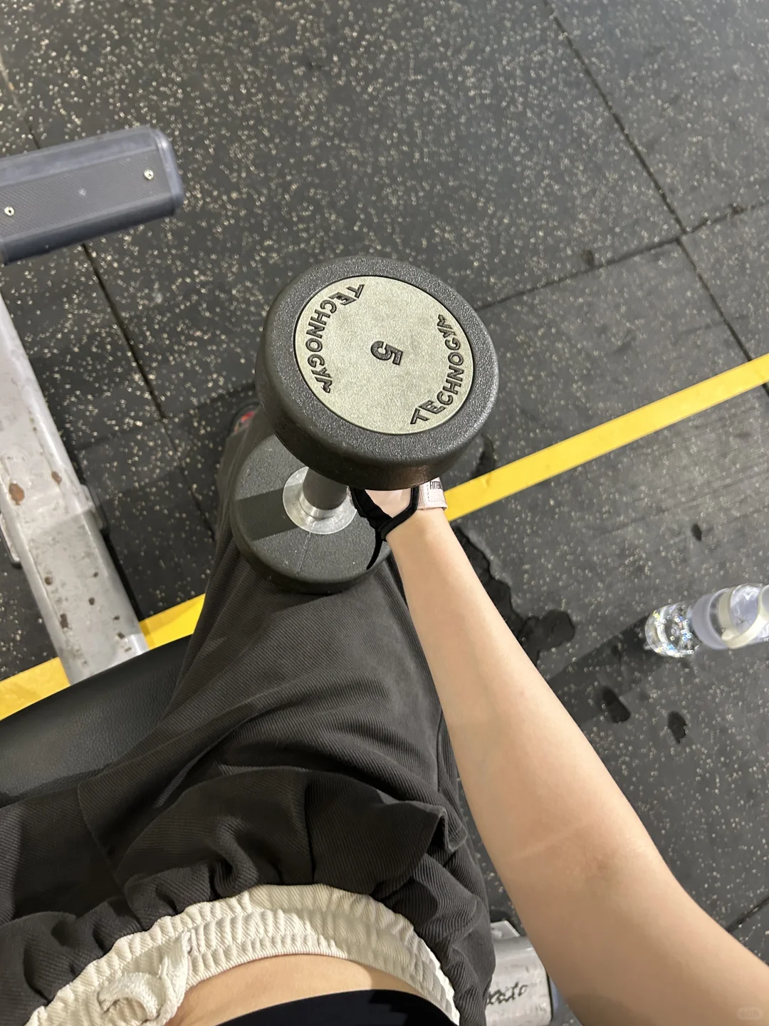 在忙吗？ 我肩推5kg做组了