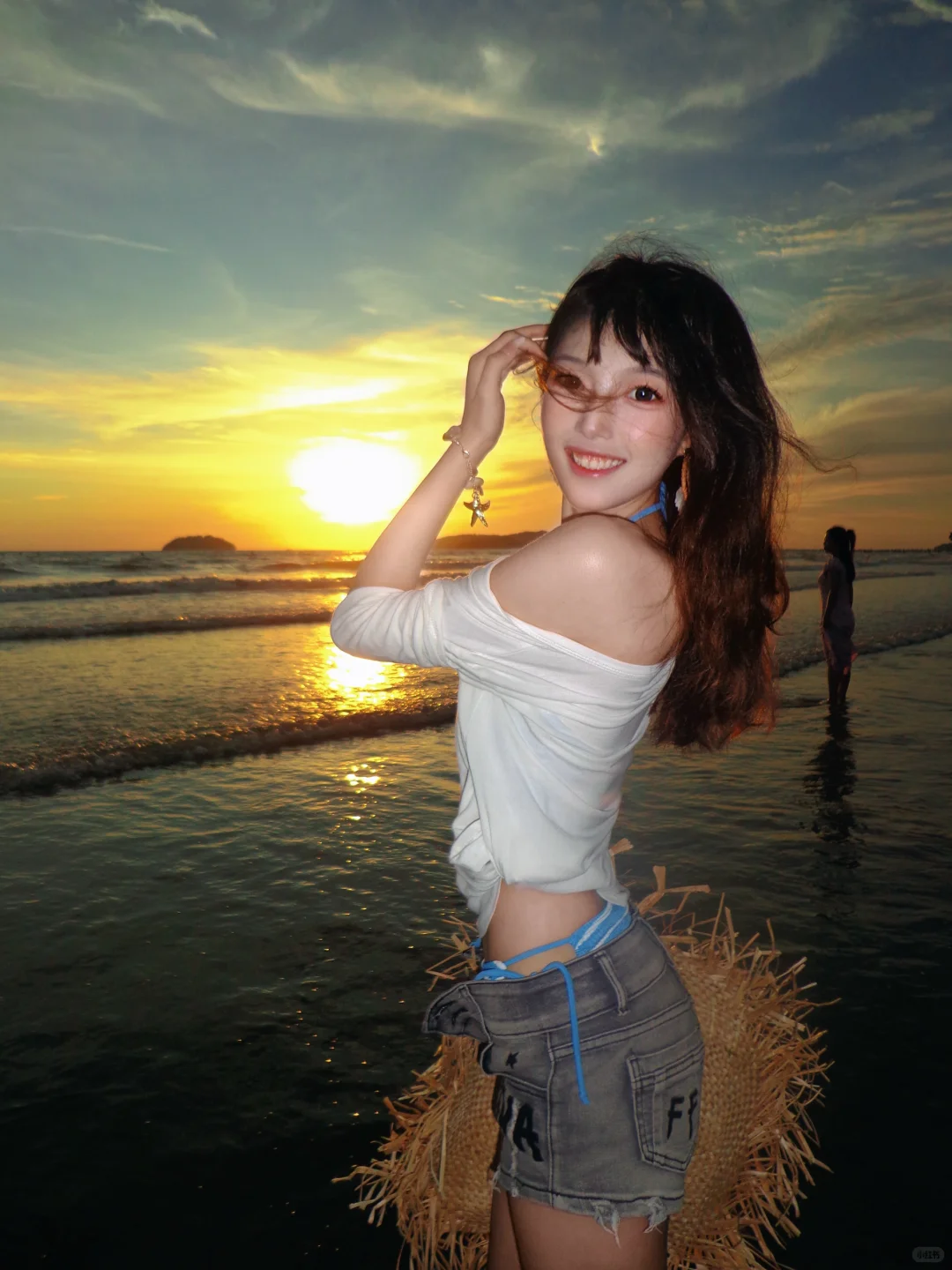 05女大|马来西亚海边18图🌊