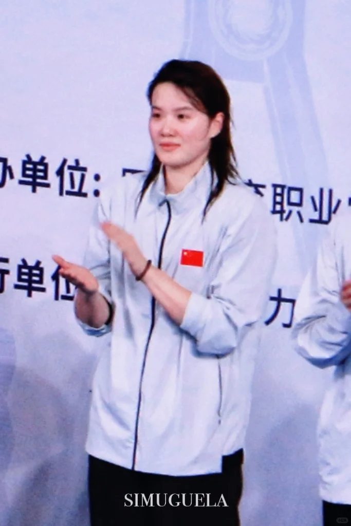 当我们谈论泳女时，我们在谈论什么。