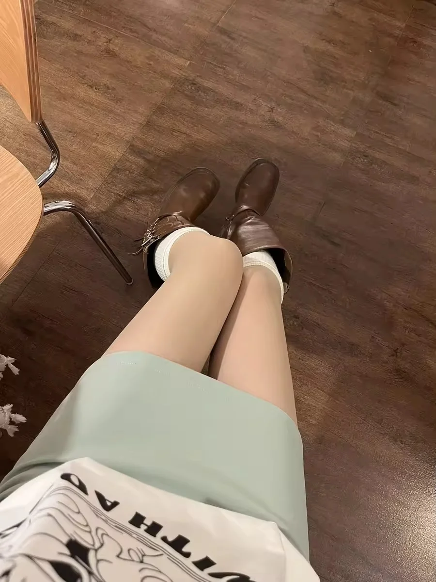 露腿的较量开始了!9.9磨皮丝袜都去冲