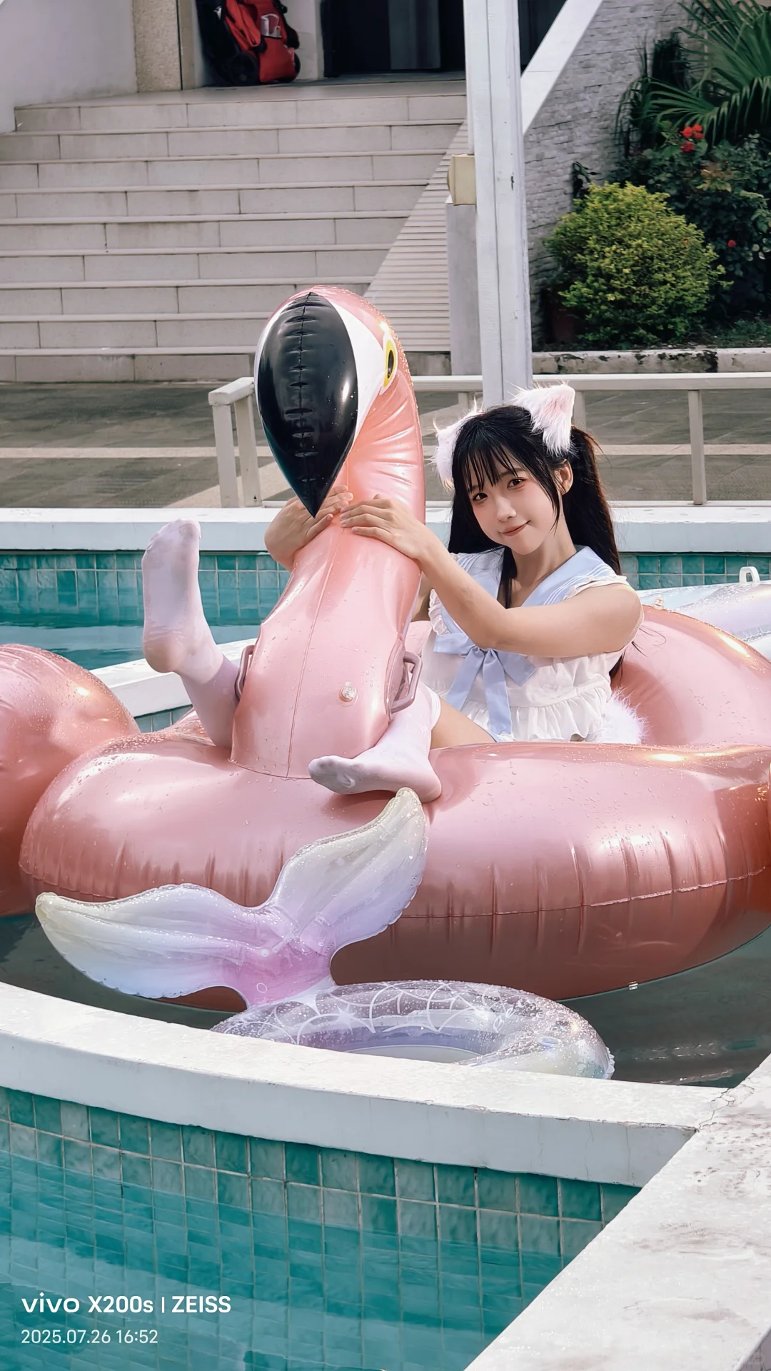 夏日泳装 甜妹出击！