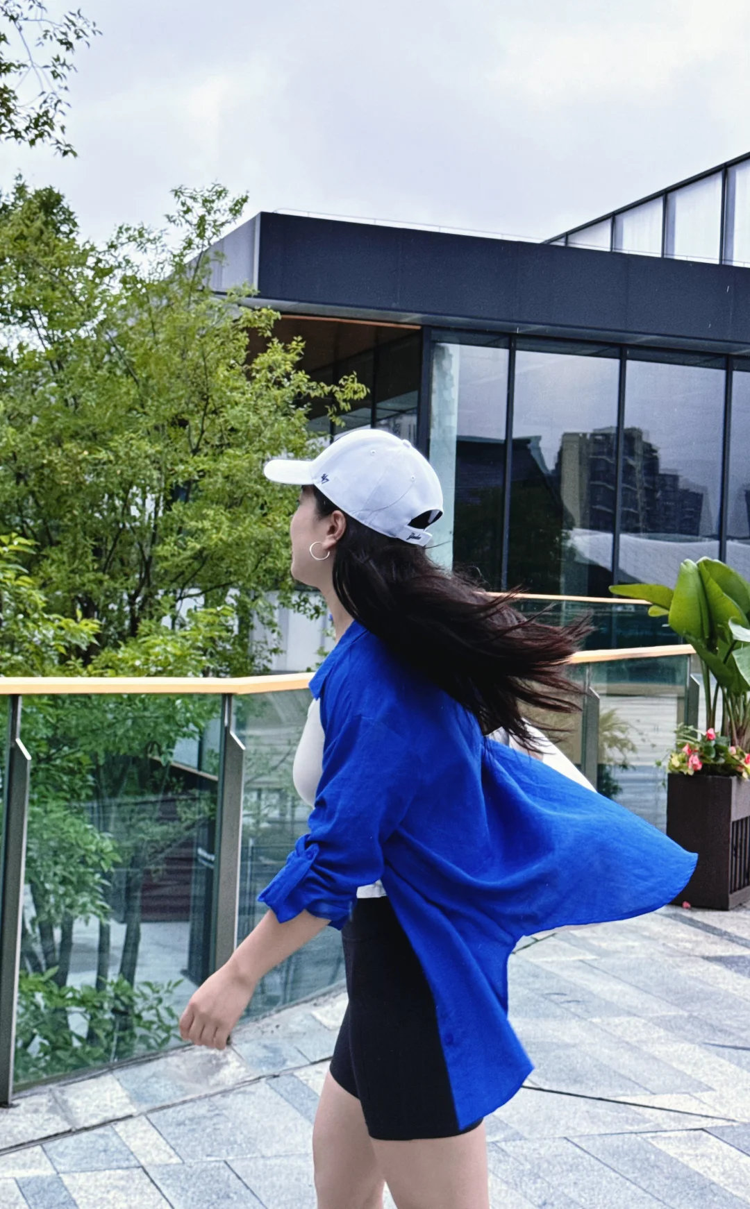 我嘛,像风一样,所以没人能抓得住我