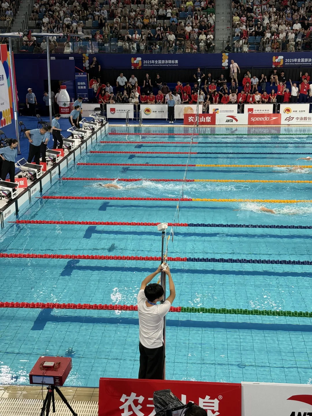 余依婷｜神女爱世人