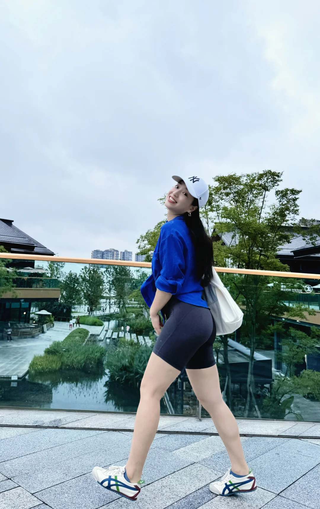 我嘛,像风一样,所以没人能抓得住我