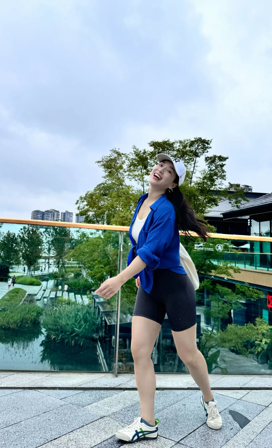 我嘛,像风一样,所以没人能抓得住我