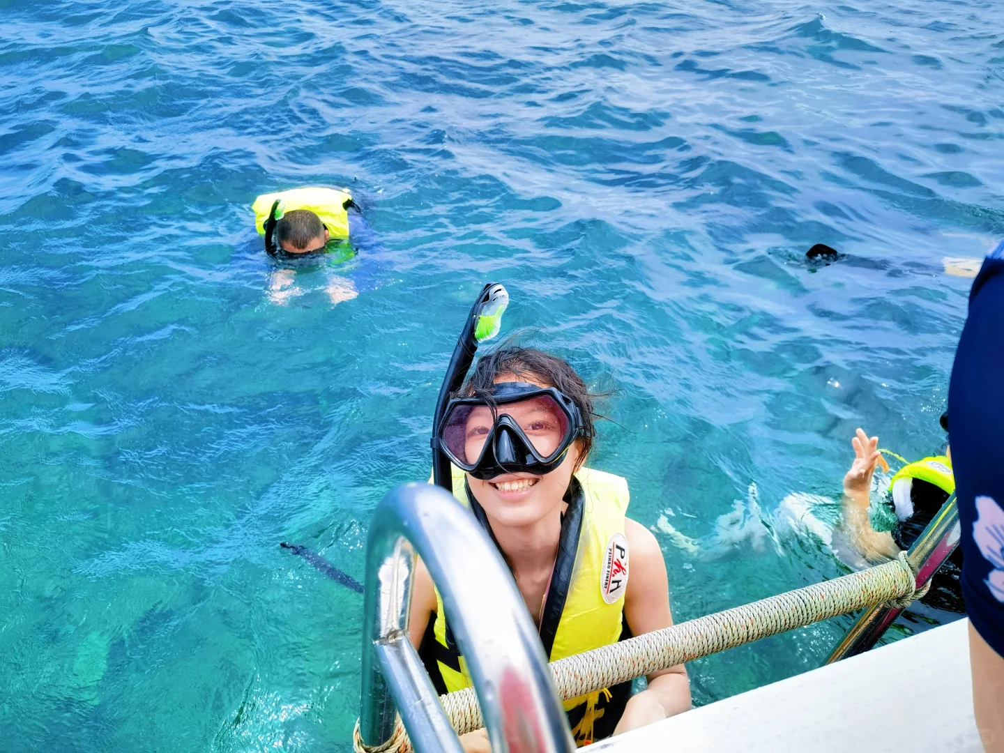 05女大|马来西亚海边18图🌊