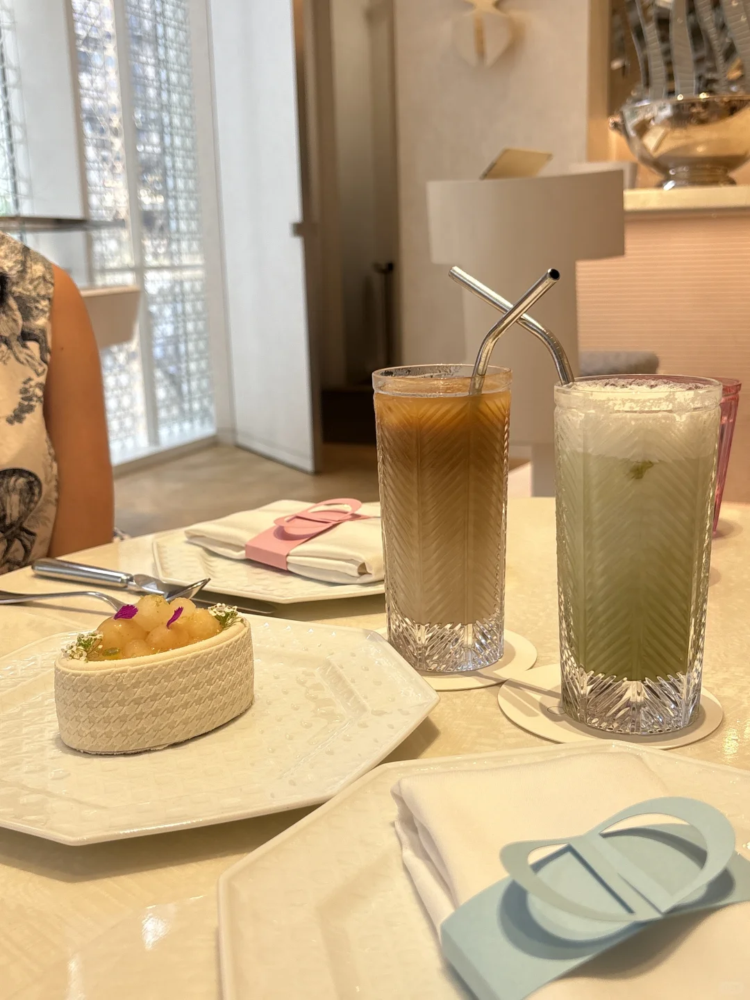就这样在dior cafe出片☕️