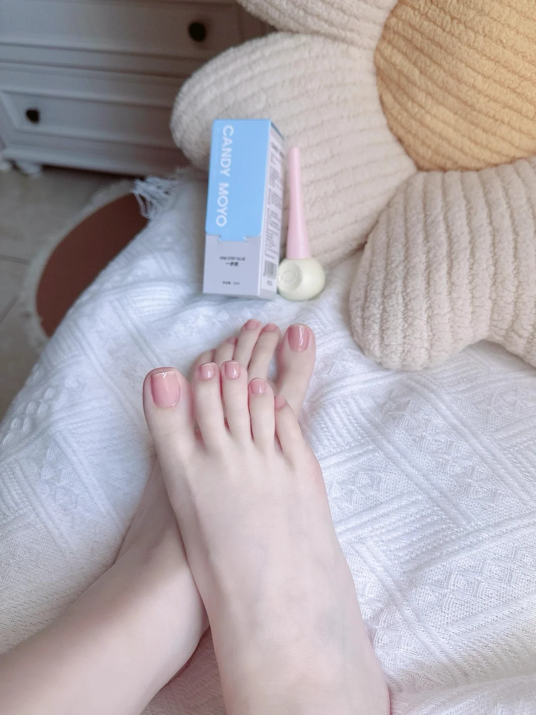 脚脚上的纯欲草莓小蛋糕🍰清纯小白花裸粉