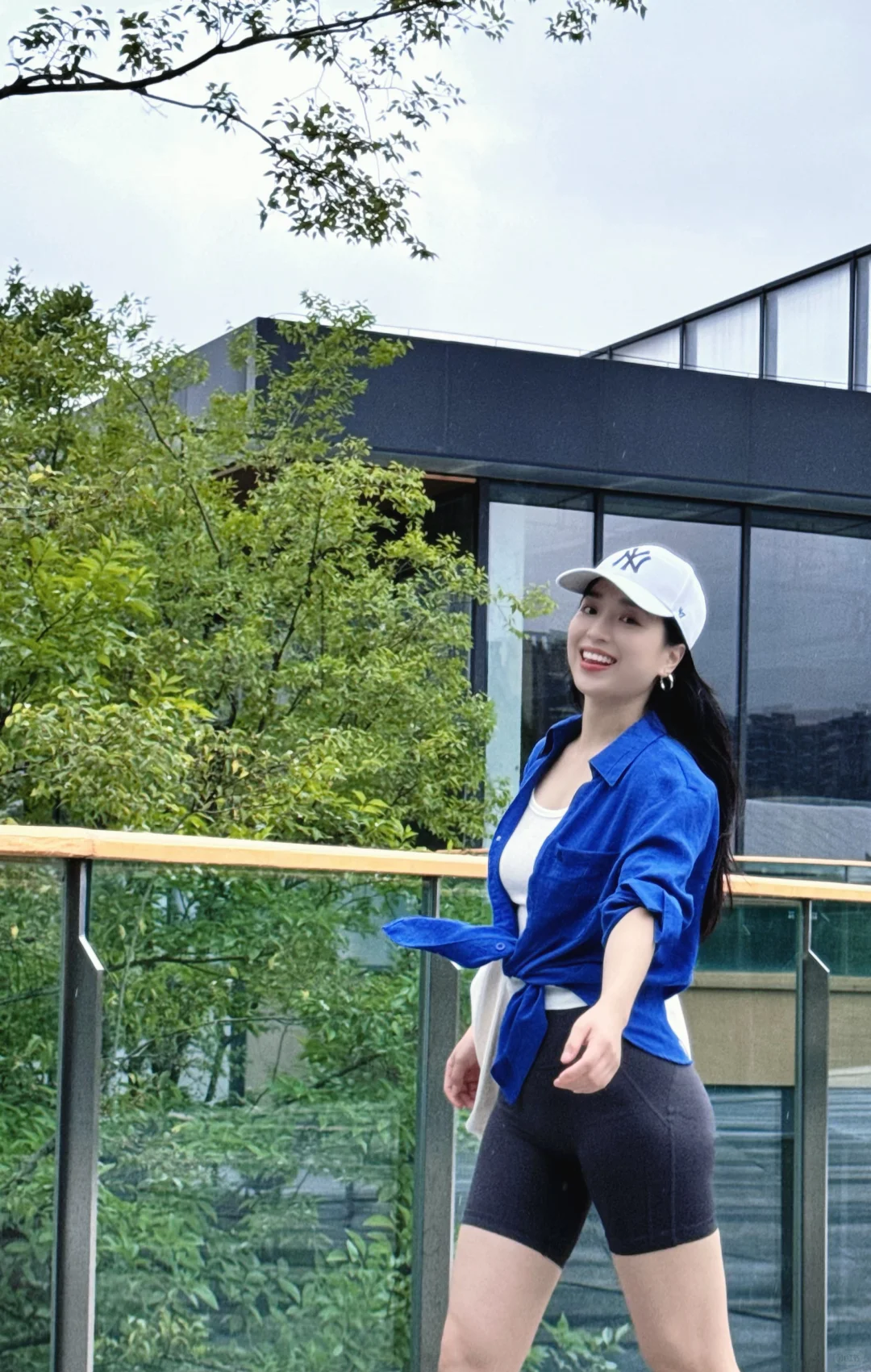 我嘛,像风一样,所以没人能抓得住我