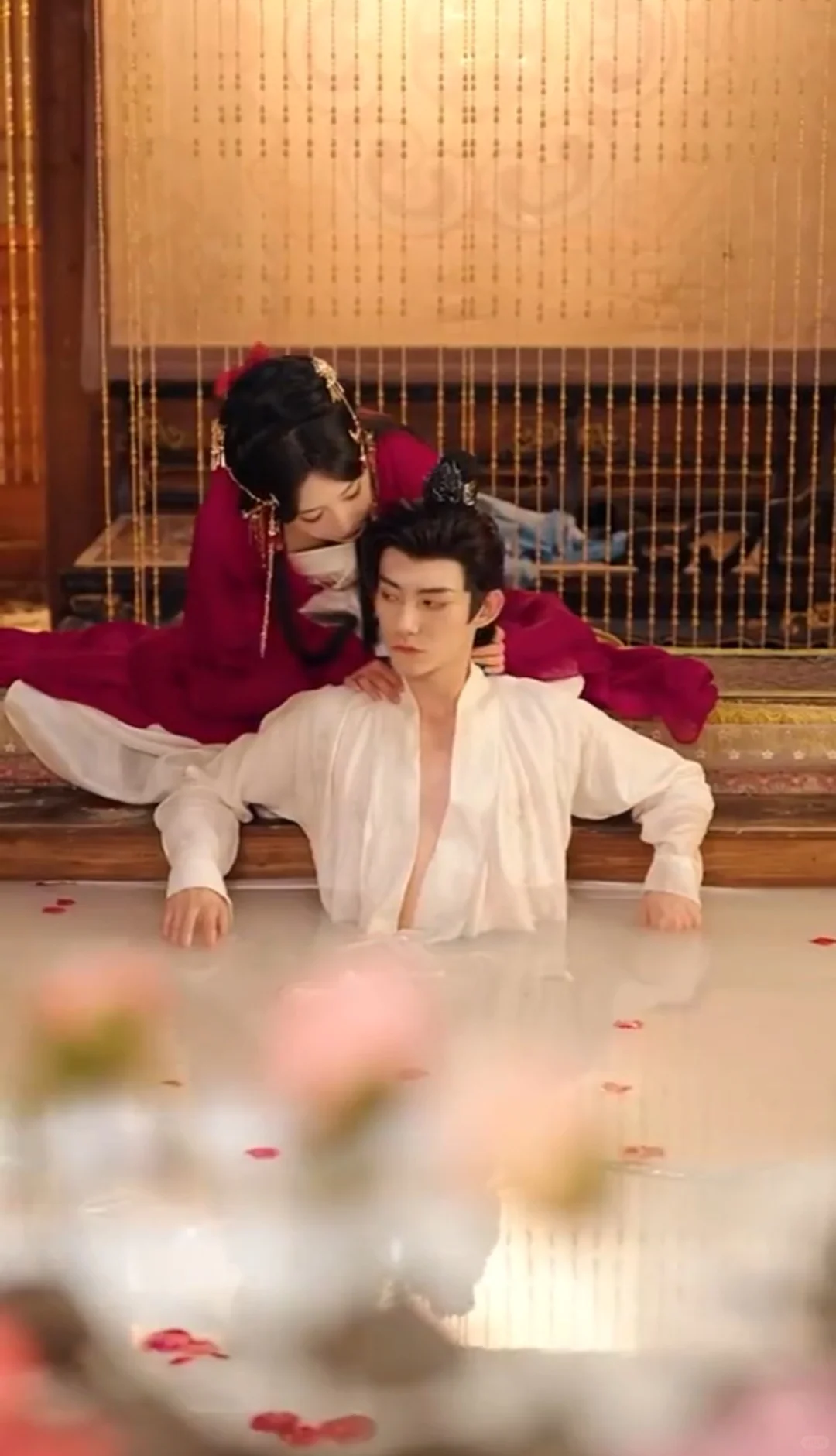 男主吻得好霸道好有侵略性