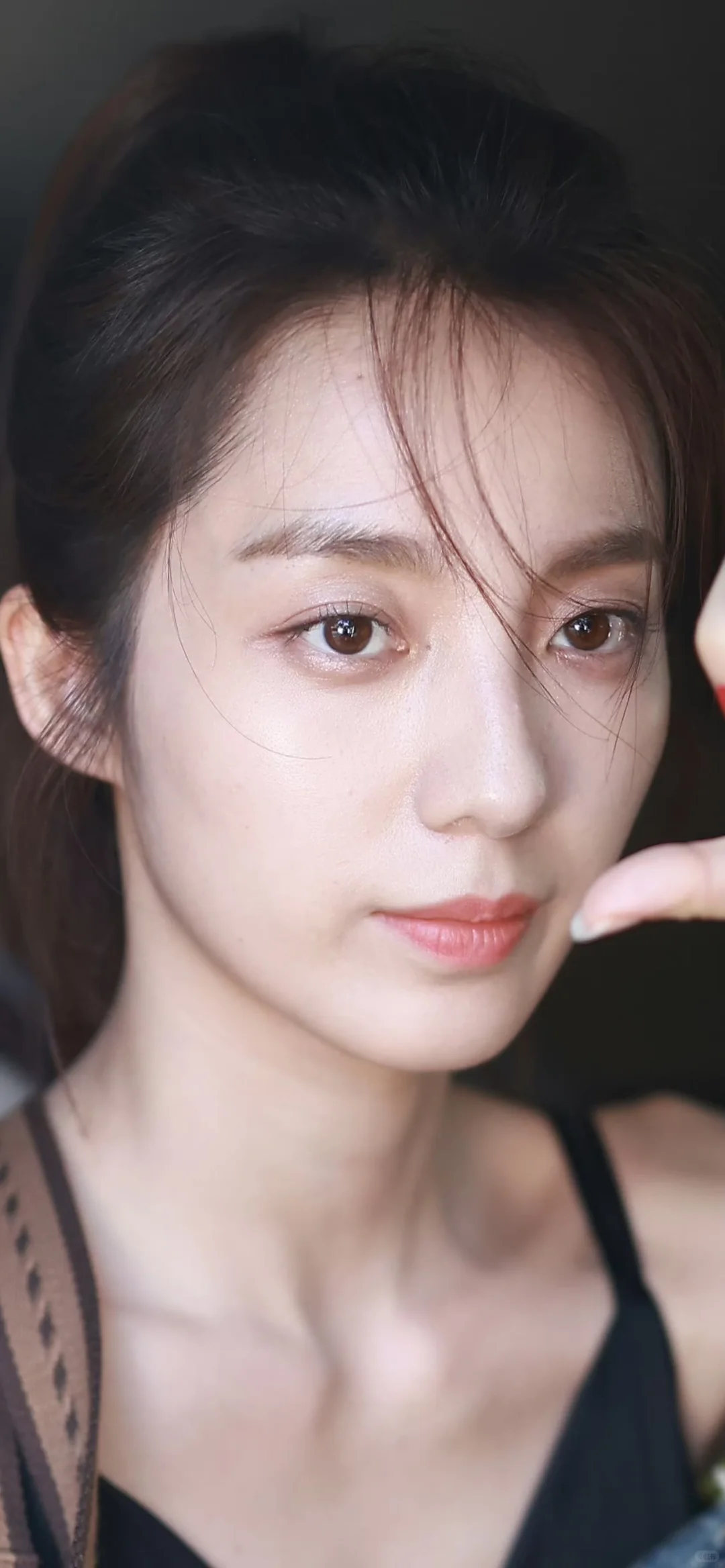 万鹏素颜是的好有青春感 美的