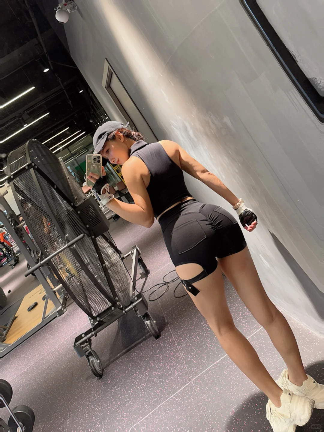 台风天好适合撸铁🖤酷酷滴健身穿搭
