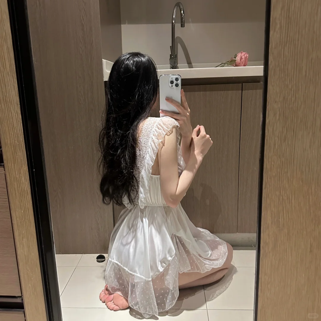 OOTD｜首先你得是自己的玫瑰｜氛围感睡衣拍照