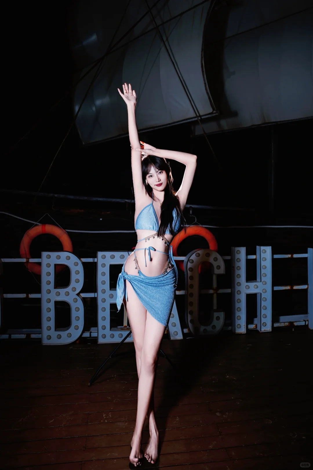 178啤酒城比基尼拍照!!