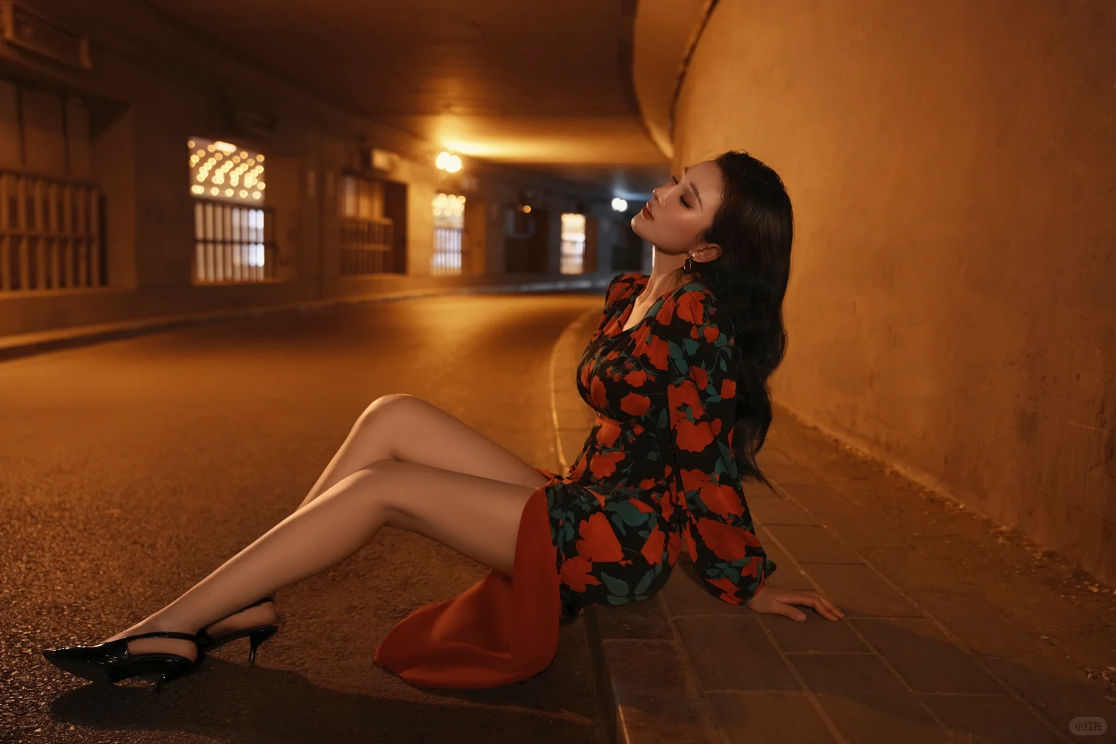 ✨港风夜景封神机位!隧道 + 红裙绝了!