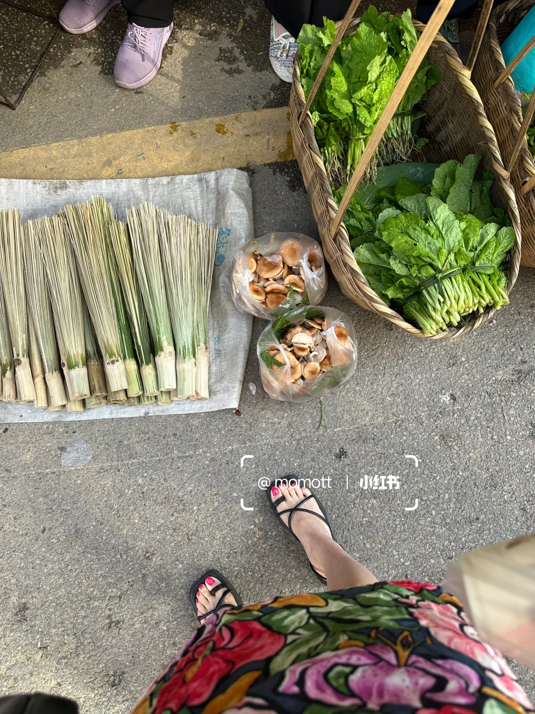 粉粉嫩嫩的脚美甲～～～