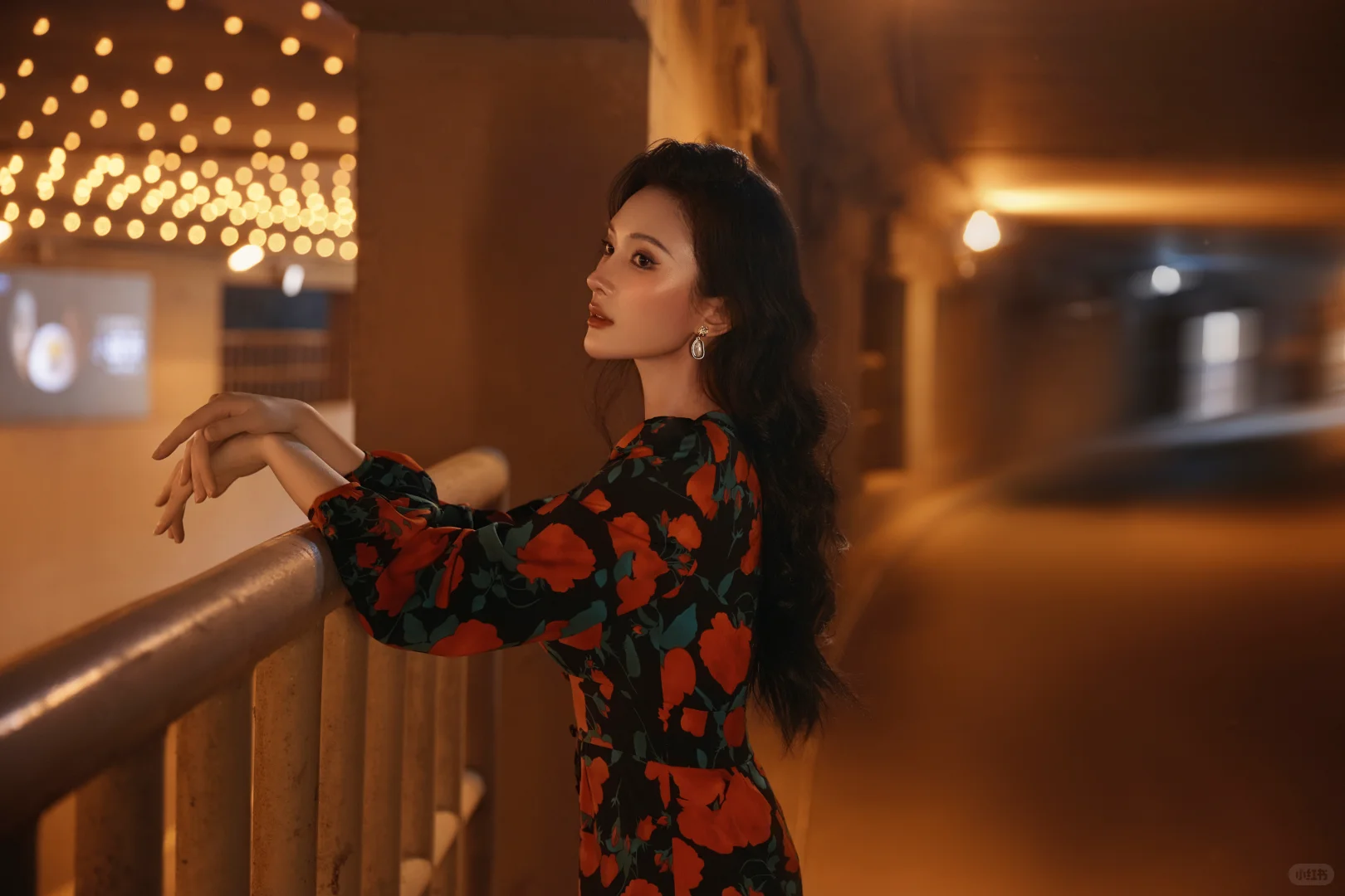 ✨港风夜景封神机位!隧道 + 红裙绝了!