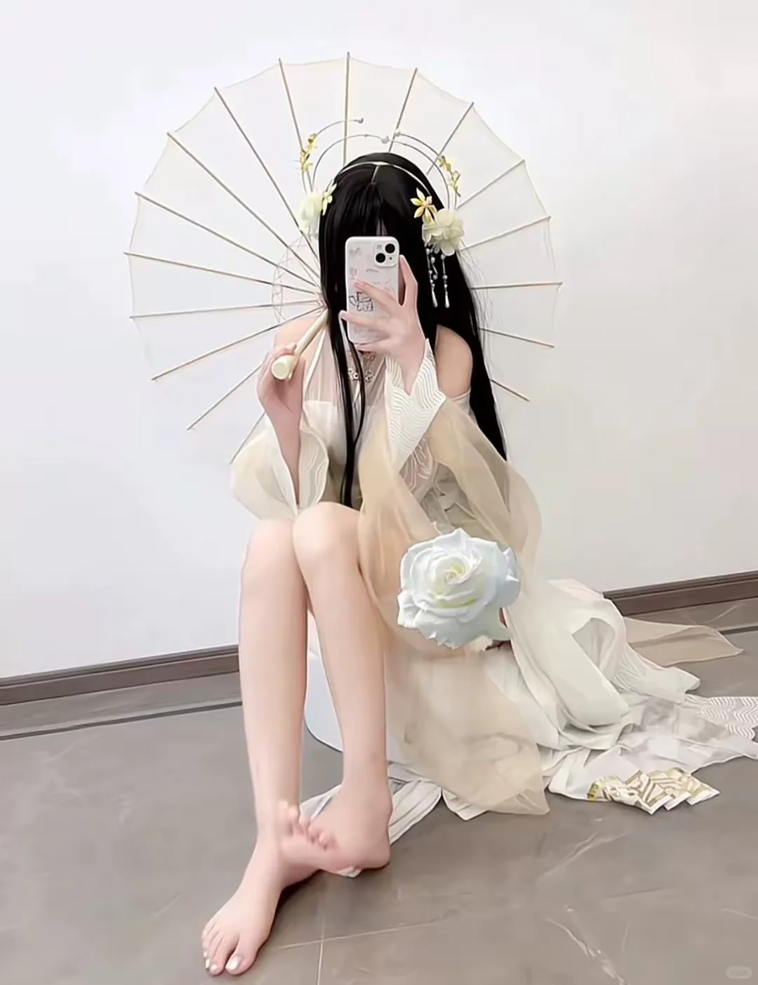 大乔拥有“天下第一美腿”！灰白裙子超美