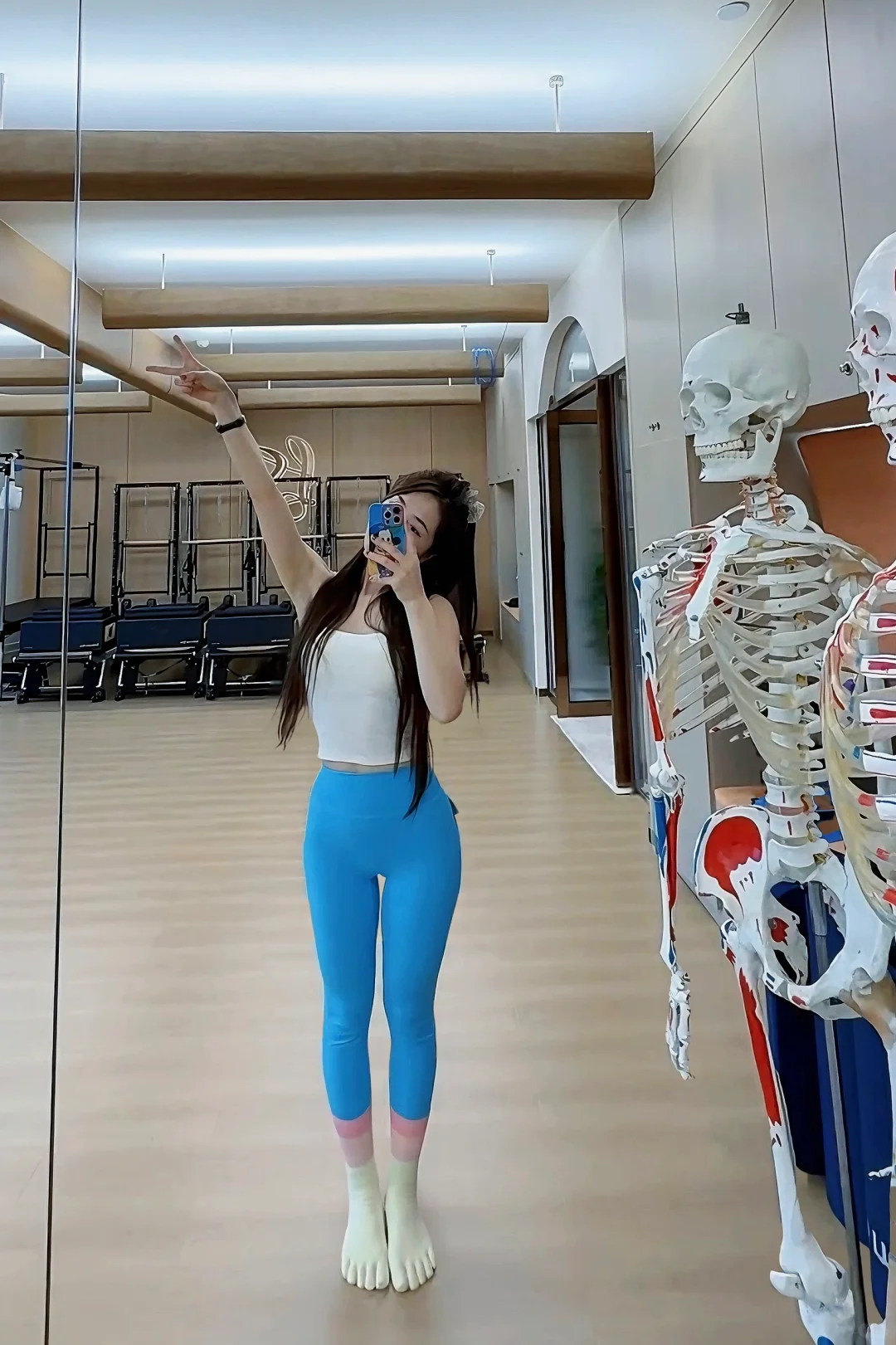 谁说撸铁女做不了普拉提