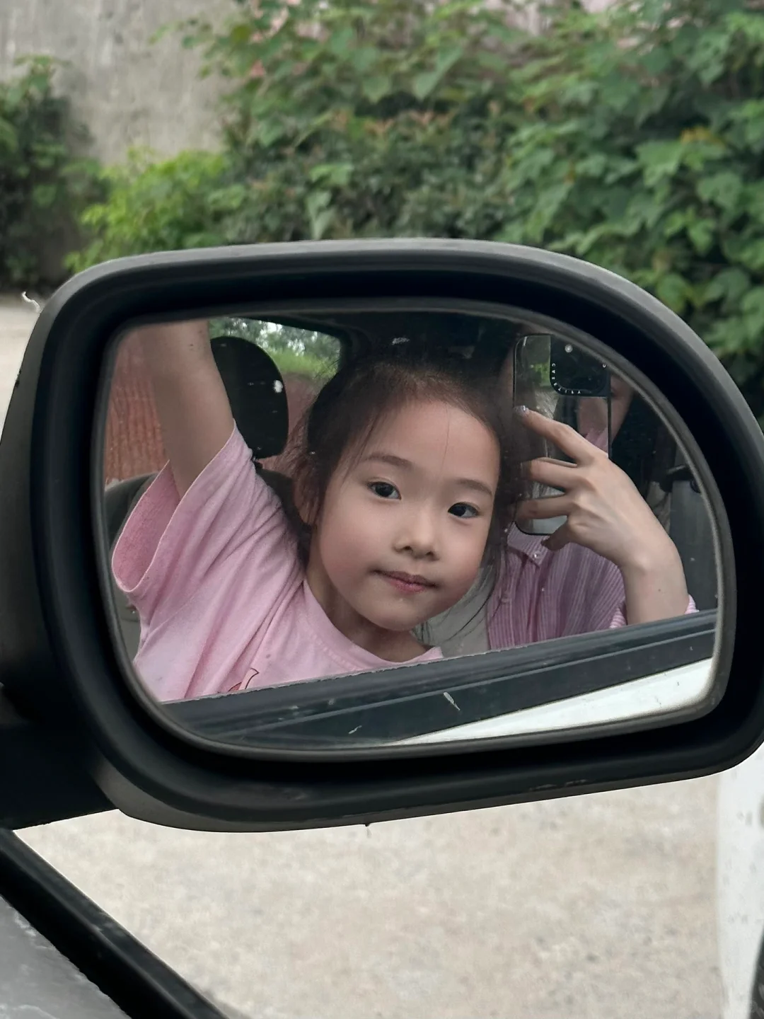 既没全部躺平也没全力工作的中年宝妈少女