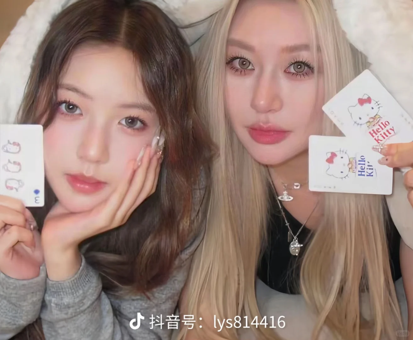 杨女士和珊珊的最新照片！一个天使一个恶魔