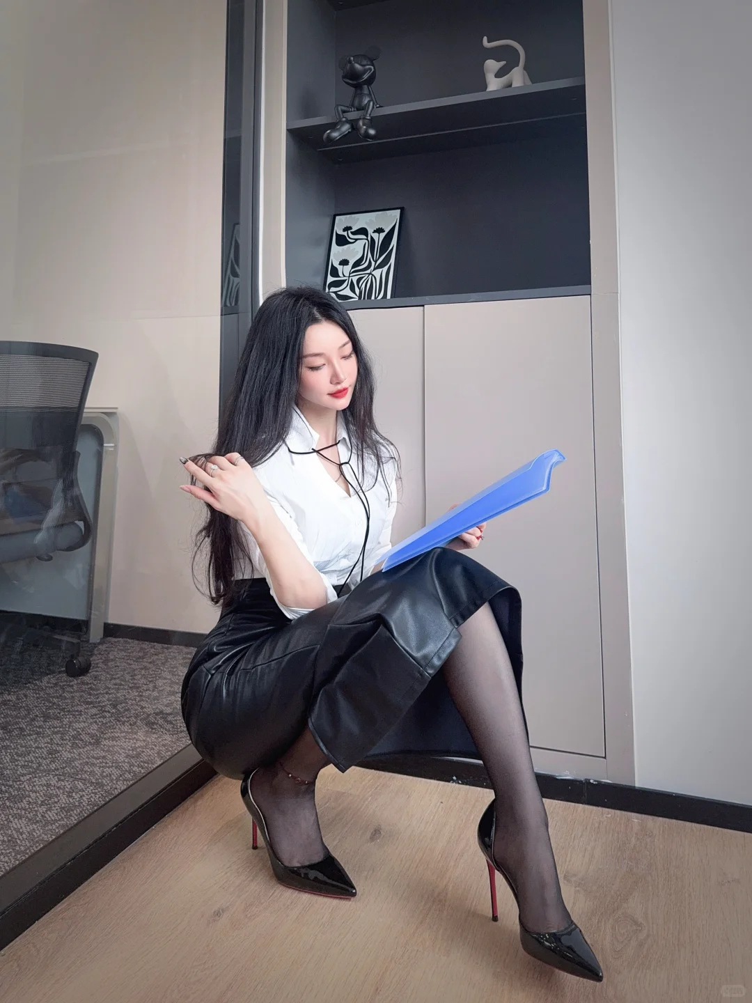 老板 还有一份文件需要签✒️