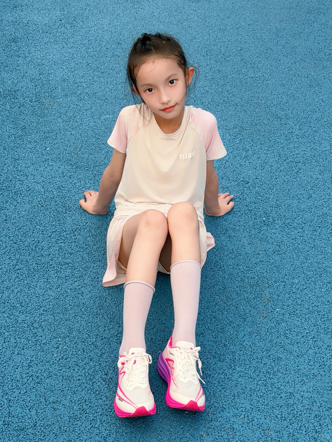 宝贝户外跑步 把温柔踩进风里