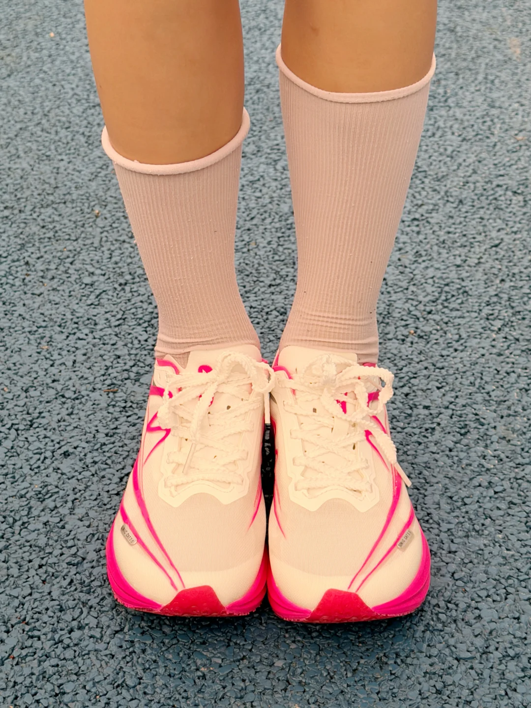 宝贝户外跑步 把温柔踩进风里