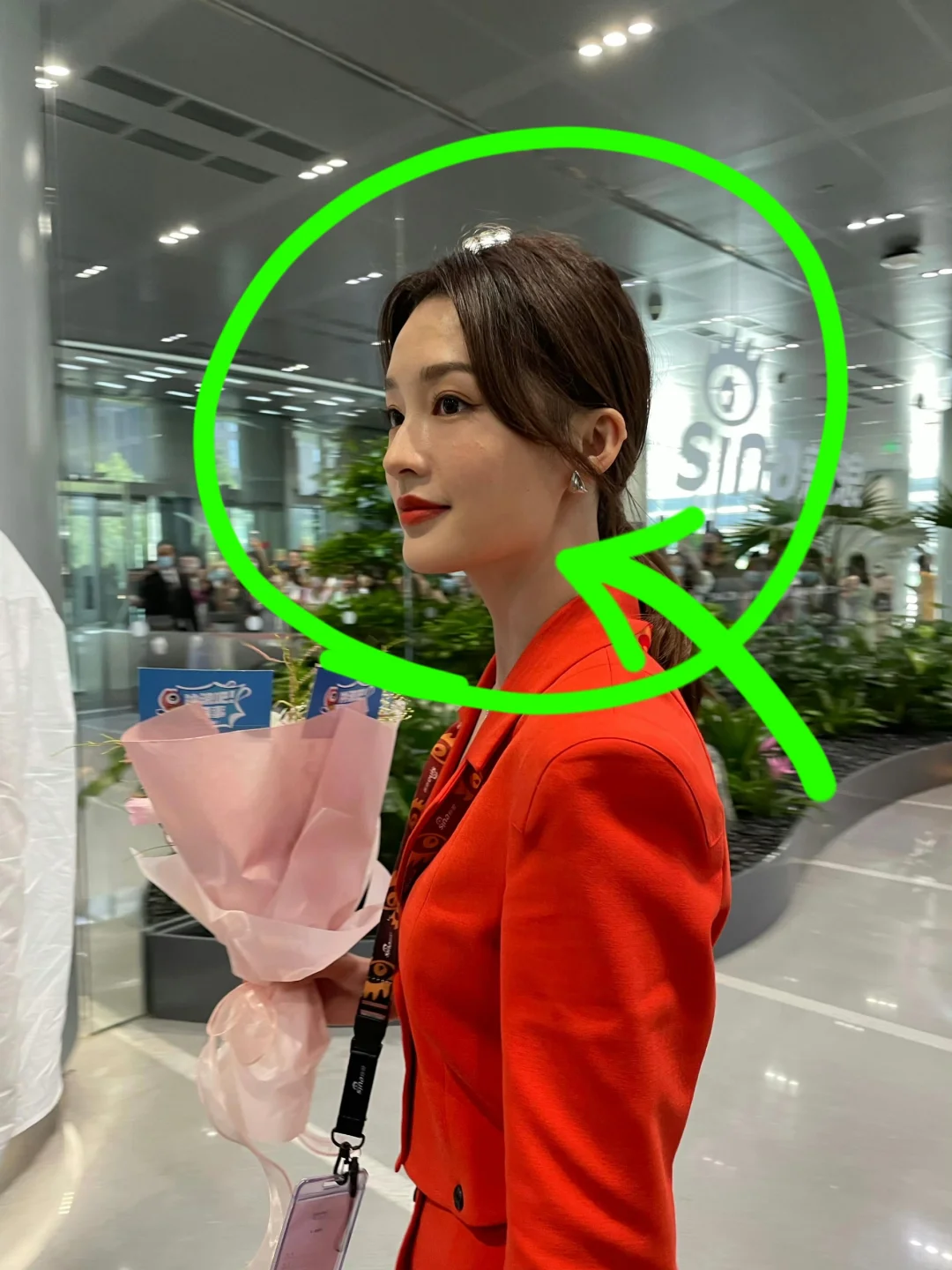 天呐,果然美女还是得看生图......