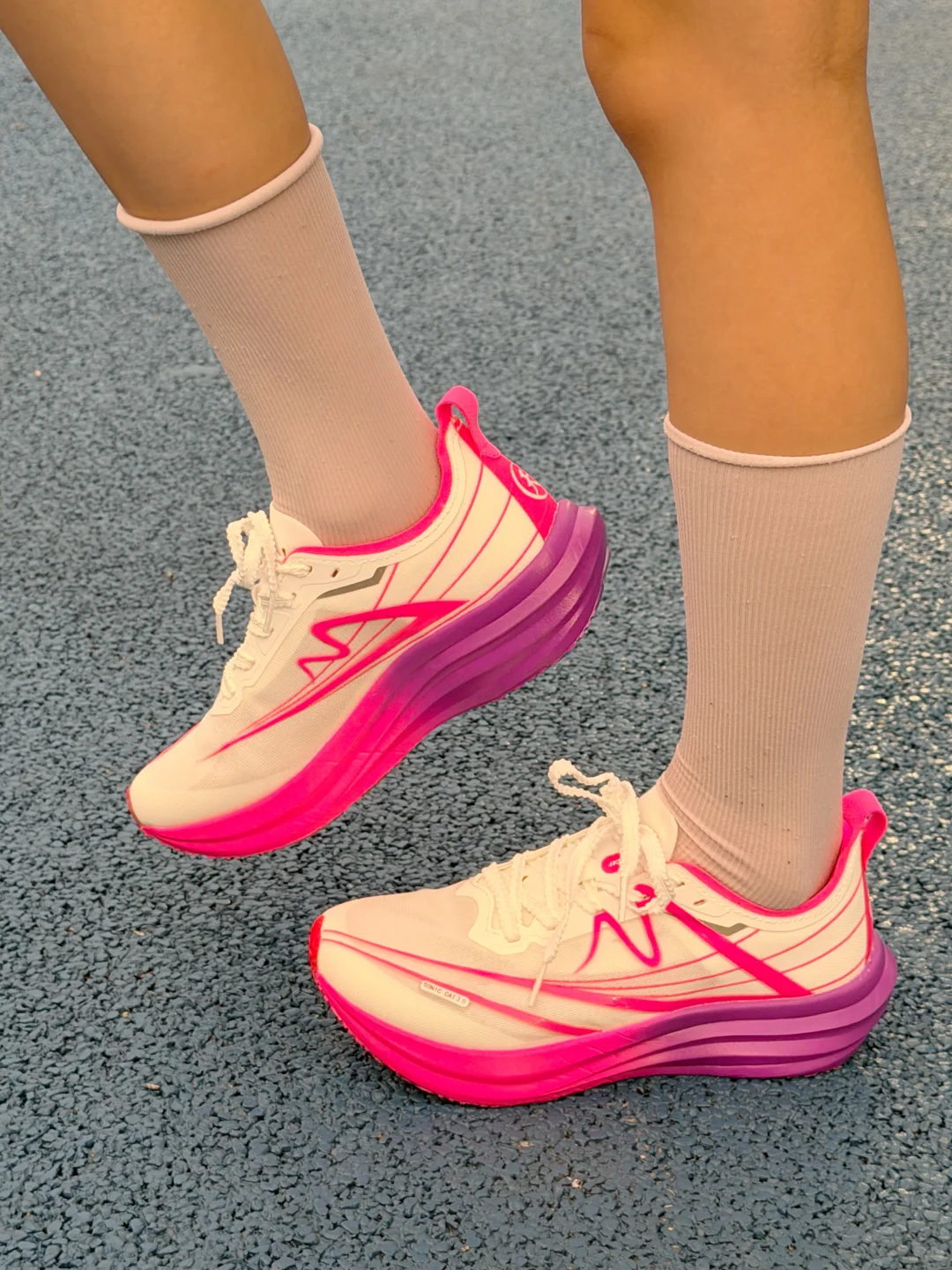 宝贝户外跑步 把温柔踩进风里