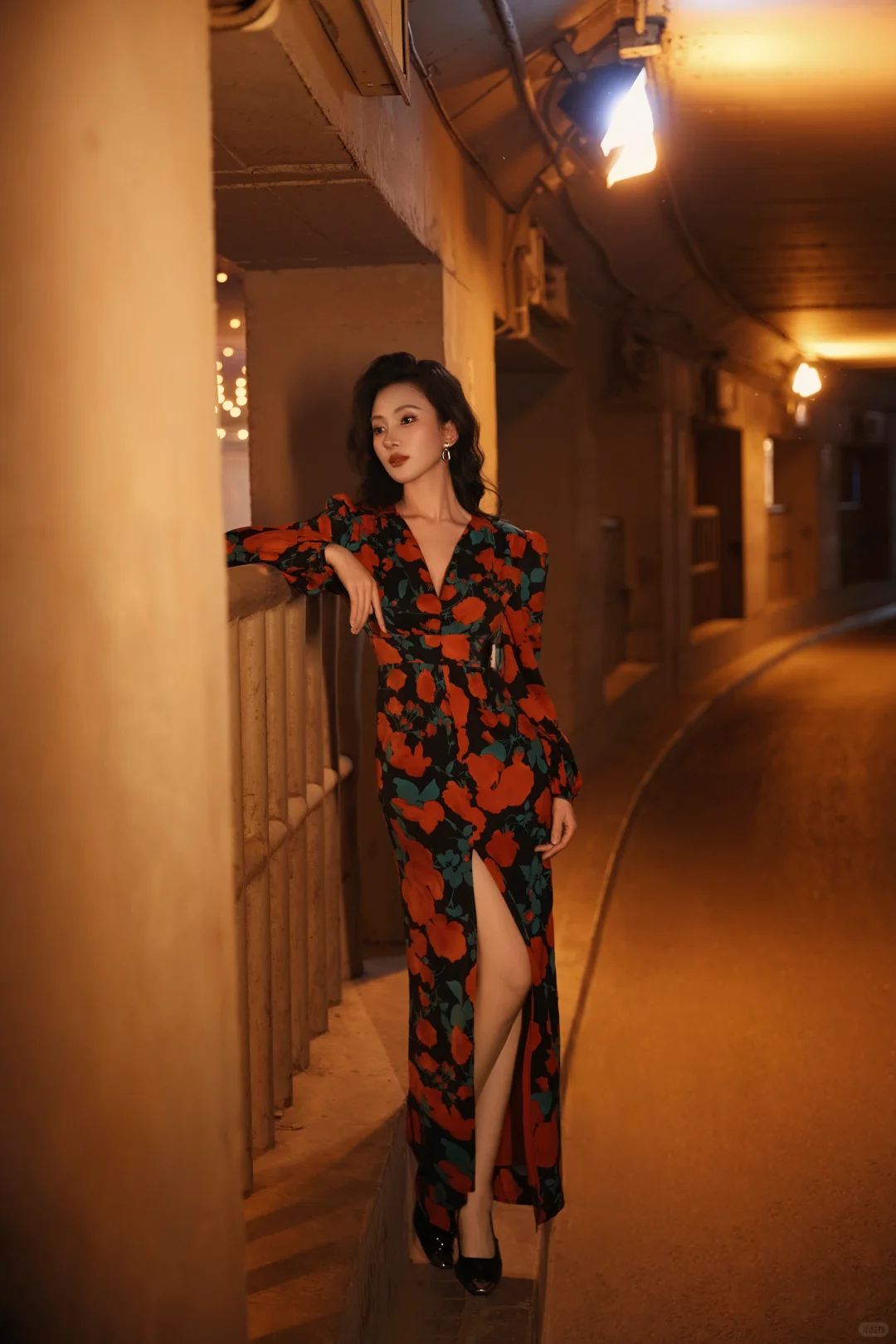 ✨港风夜景封神机位!隧道 + 红裙绝了!