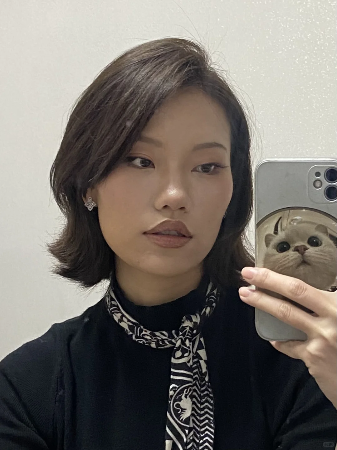 当菱形脸找对妆容和发型!