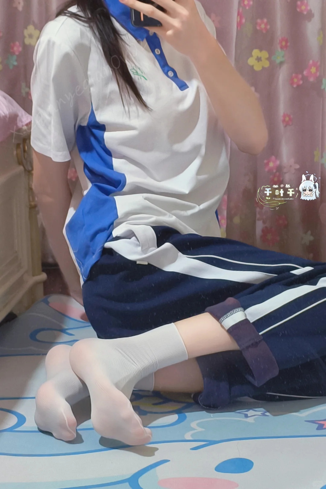 自拍，深圳校服配白丝堆堆袜，封号归来