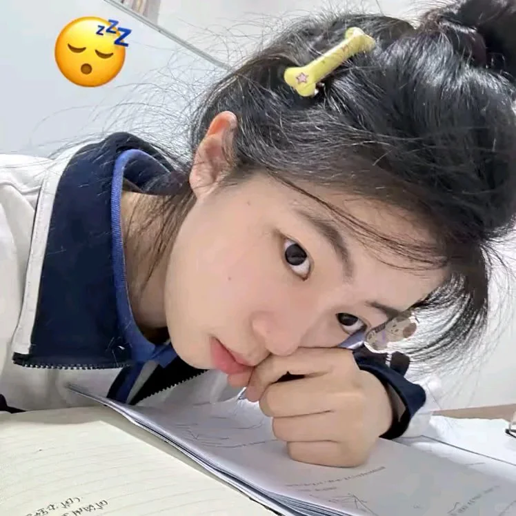 穿上校服就能回到青春吗/校服女头