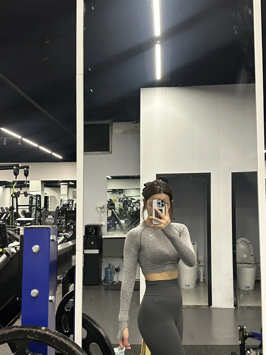 170 126健身女