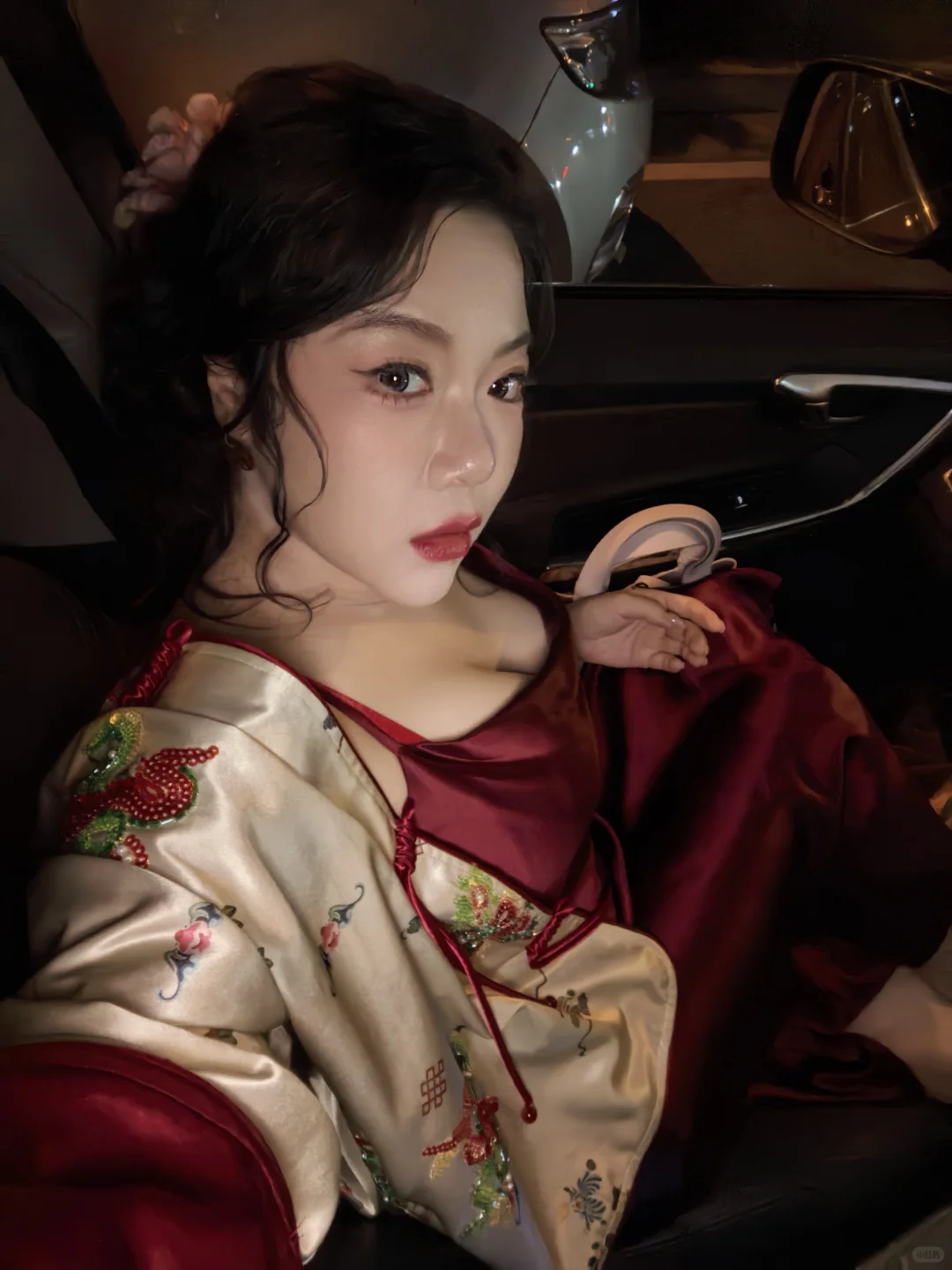 华服才是顶流，红色真美